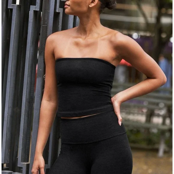 Beyond Yoga Black Strapless Crop Top - Picture 2 of 6